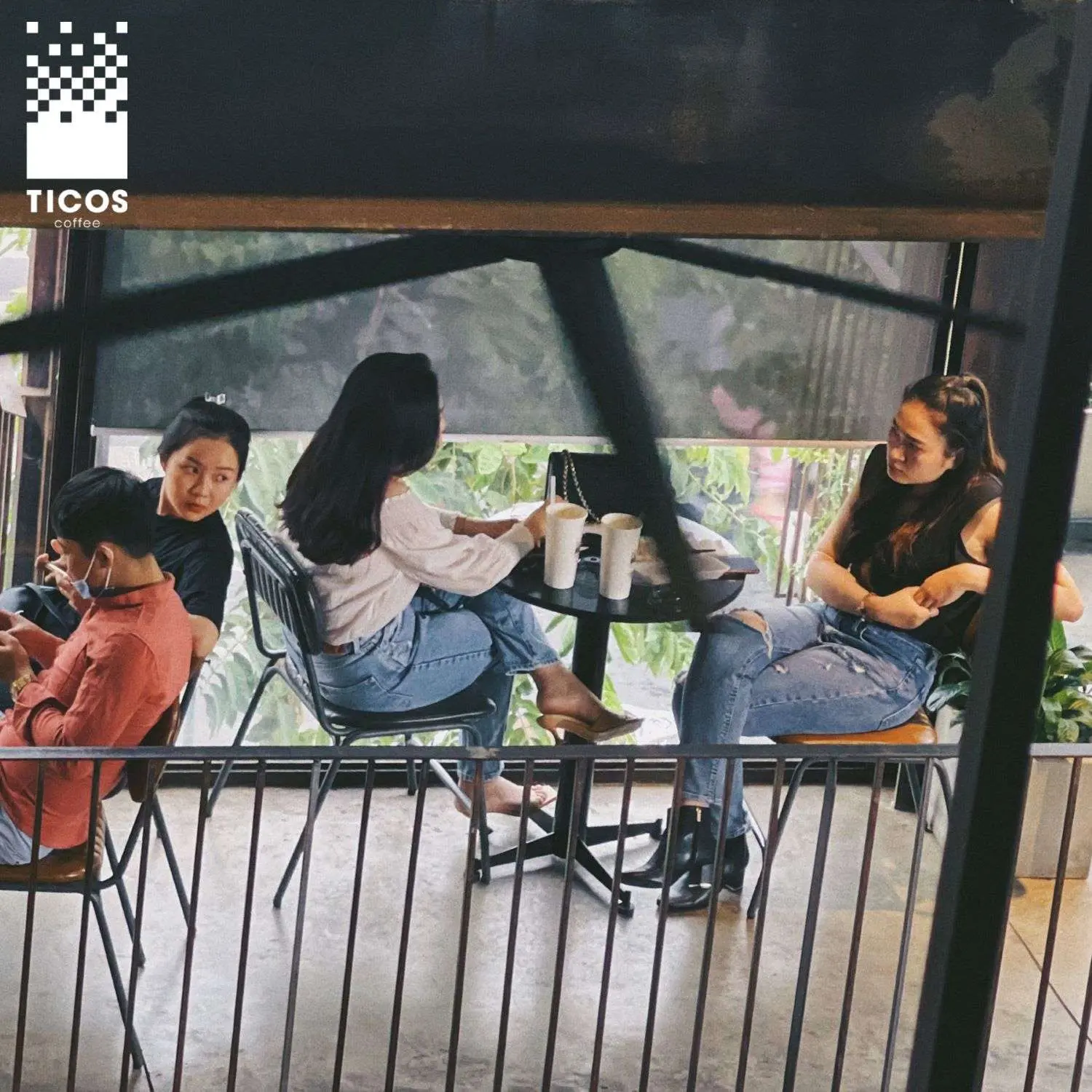 Tiệm c&agrave; ph&ecirc; Ticos Coffee, vẻ đẹp từ sự kh&ocirc;ng ho&agrave;n thiện 2