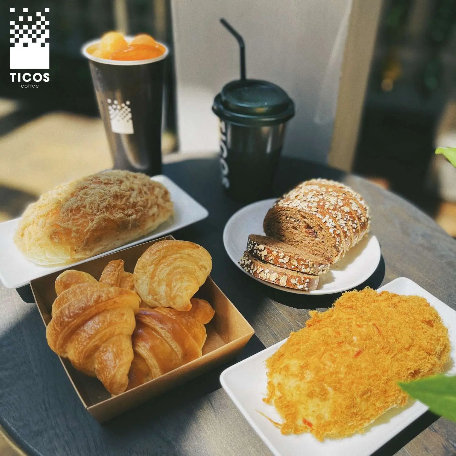 Tiệm c&agrave; ph&ecirc; Ticos Coffee, vẻ đẹp từ sự kh&ocirc;ng ho&agrave;n thiện 8