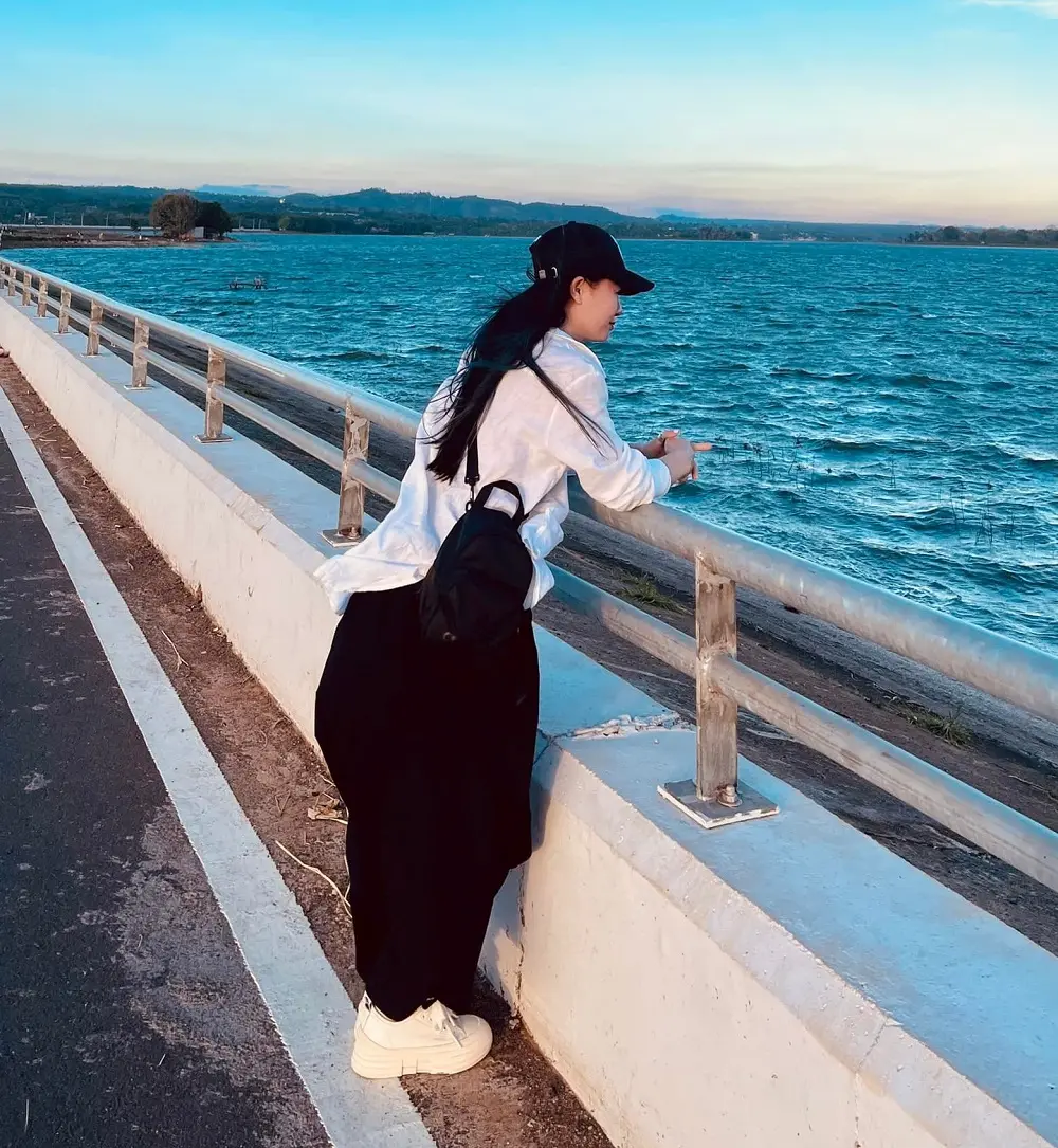 C&ugrave;ng review buổi chiều Ea Kao với c&ocirc; n&agrave;ng xinh đẹp Ninh Charme 4