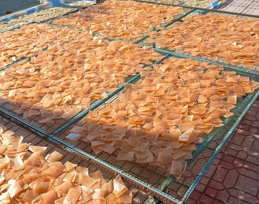 B&aacute;nh phồng t&ocirc;m Năm Căn, đặc sản đậm đ&agrave; hương vị biển 6