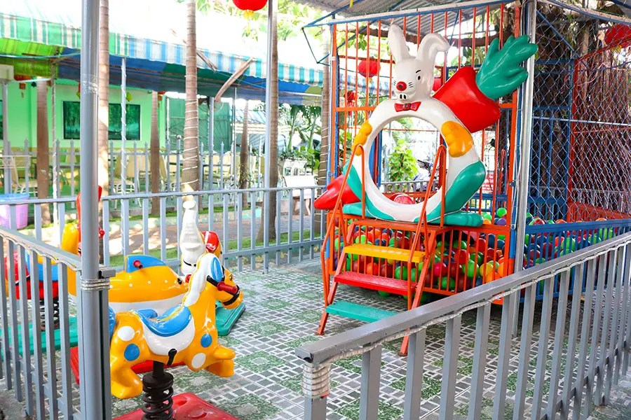Gh&eacute; ẩm thực hải sản Ho&agrave;ng Hổ thưởng thức m&oacute;n ngon ba miền 5