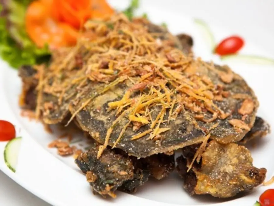 R&ugrave;a rang muối C&agrave; Mau, đặc sản của v&ugrave;ng s&ocirc;ng nước tr&ugrave; ph&uacute; 5