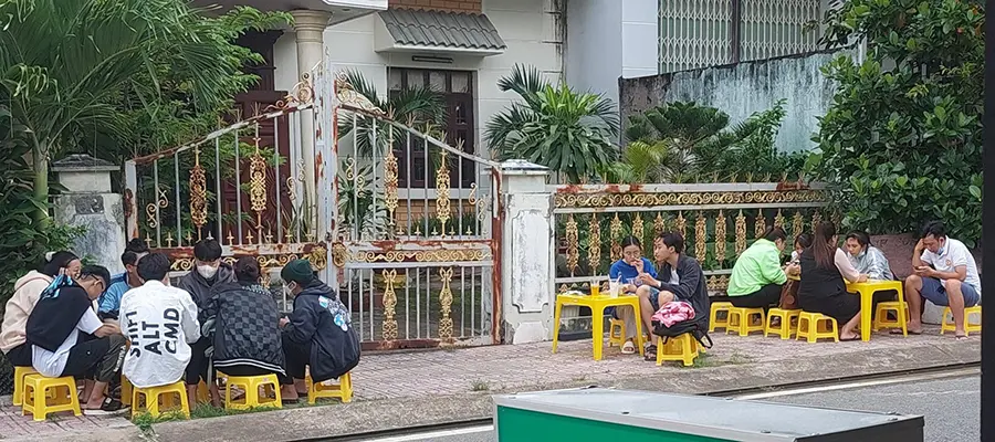 Tiệm Leng Keng C&agrave; Mau, qu&aacute;n nước tuổi thơ của giới trẻ phố thị 3