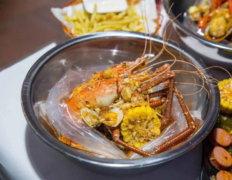 Top qu&aacute;n hải sản ngon ở C&agrave; Mau được y&ecirc;u th&iacute;ch 4