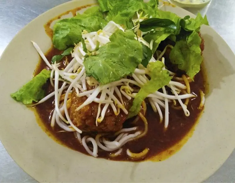 Trải nghiệm món bánh tầm cay hẻm Vĩnh Quang ngon lừng danh