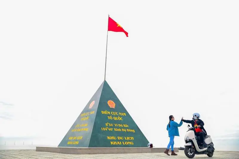 Kh&aacute;m ph&aacute; Khai Long, b&atilde;i biển C&agrave; Mau hoang sơ v&agrave; b&igrave;nh y&ecirc;n 3