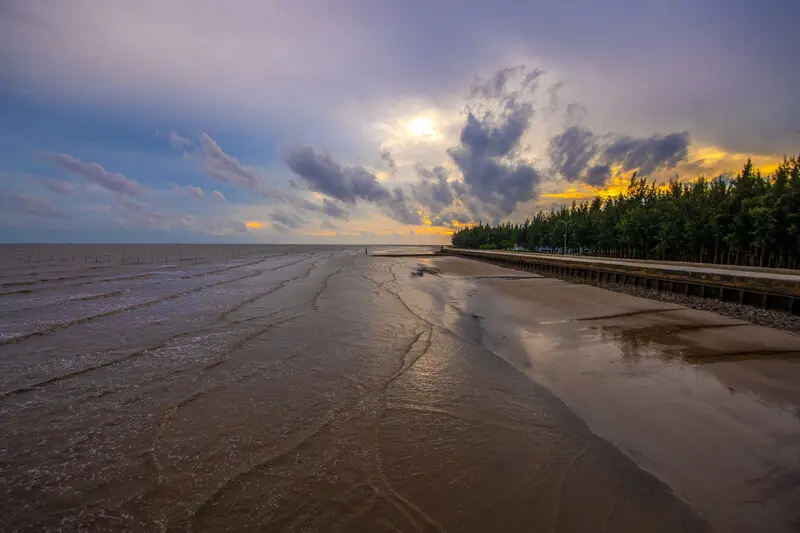Kh&aacute;m ph&aacute; Khai Long, b&atilde;i biển C&agrave; Mau hoang sơ v&agrave; b&igrave;nh y&ecirc;n 2