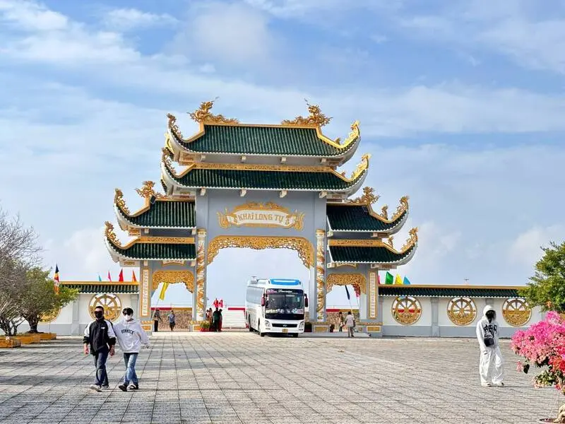 Kh&aacute;m ph&aacute; Khai Long, b&atilde;i biển C&agrave; Mau hoang sơ v&agrave; b&igrave;nh y&ecirc;n 8