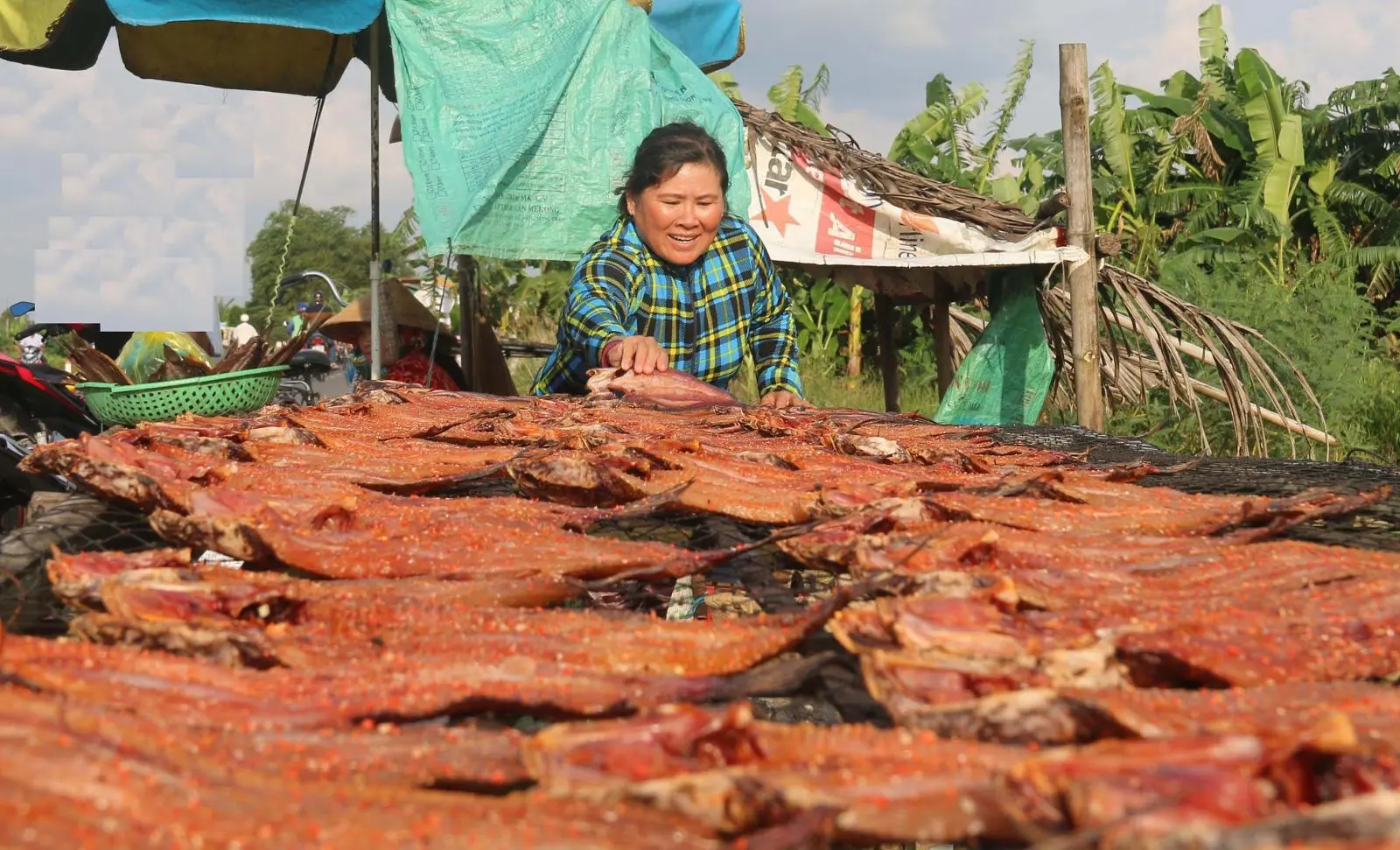 Còn gì bằng nhâm nhi món ngon đặc sản Khô cá lóc Cần Thơ