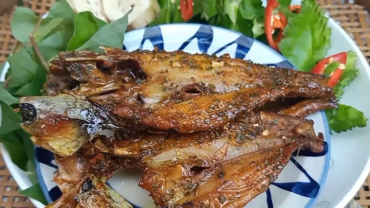 C&ograve;n g&igrave; bằng nh&acirc;m nhi m&oacute;n ngon đặc sản Kh&ocirc; c&aacute; l&oacute;c Cần Thơ 3