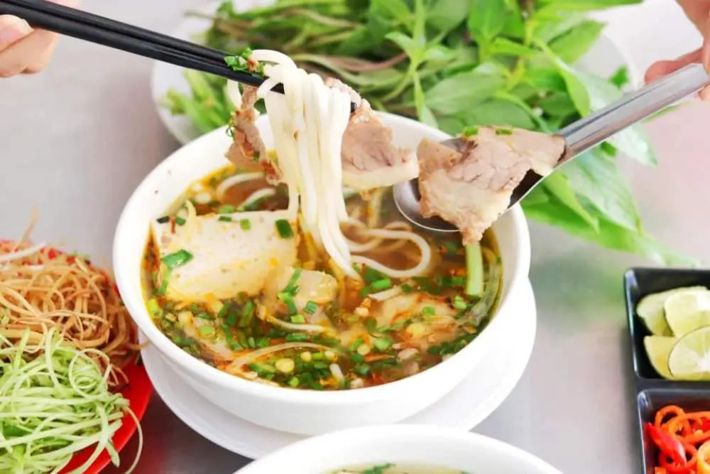 C&ugrave;ng MIA.vn kh&aacute;m ph&aacute; Phở T&agrave;i Cần Thơ ngon nức tiếng gần xa 5