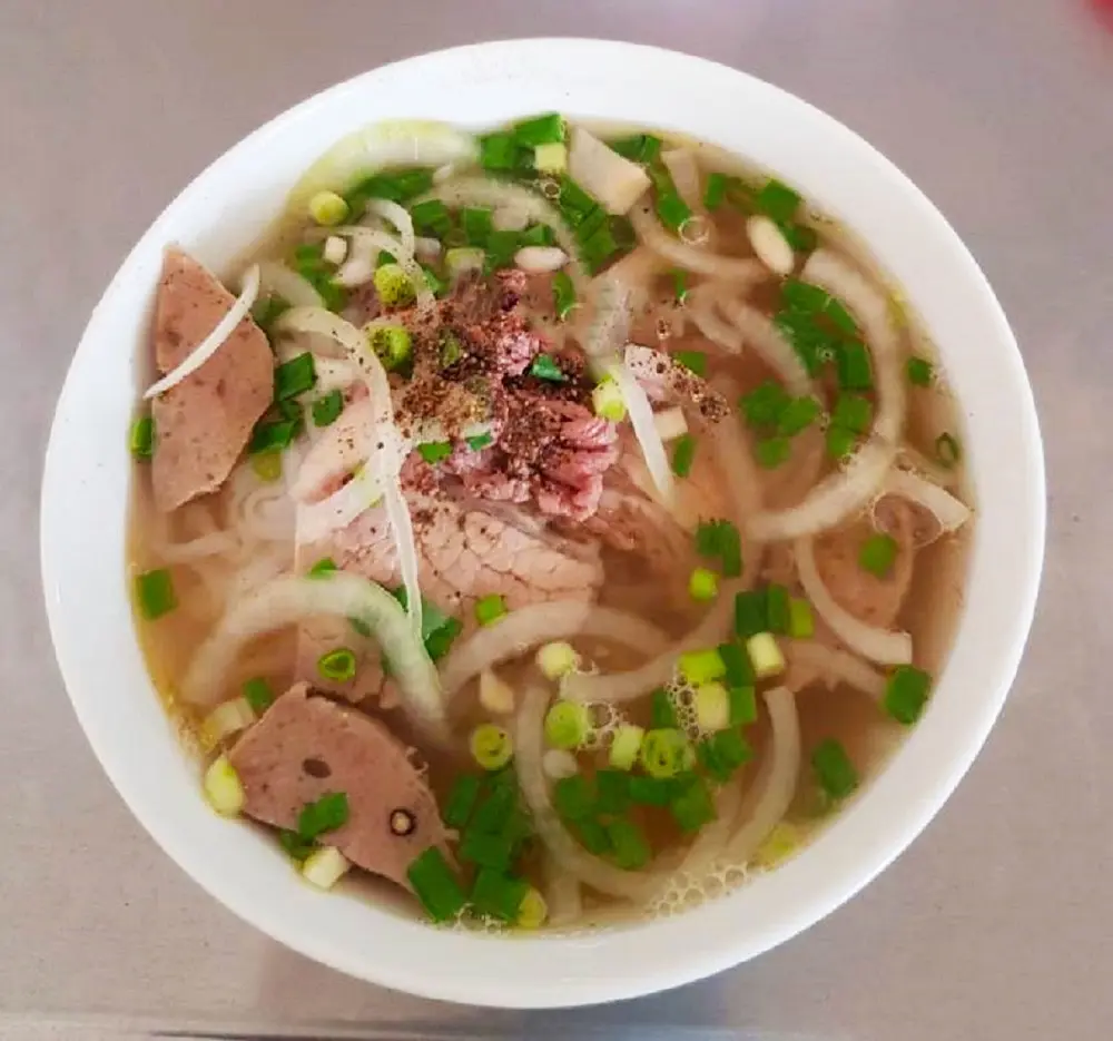 C&ugrave;ng MIA.vn kh&aacute;m ph&aacute; Phở T&agrave;i Cần Thơ ngon nức tiếng gần xa 4