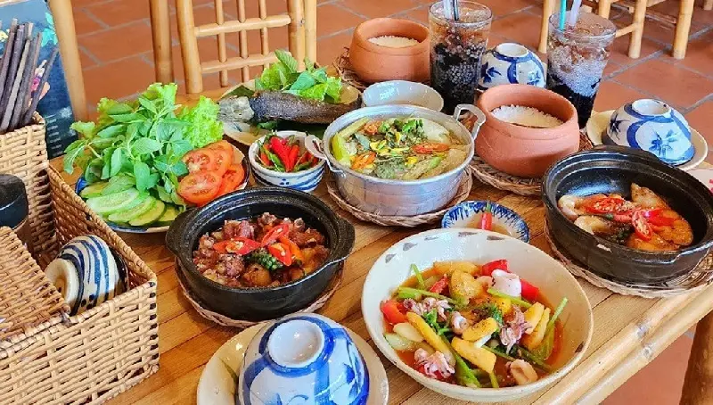 Danh s&aacute;ch 7 qu&aacute;n cơm ni&ecirc;u Cần Thơ nổi tiếng kh&ocirc;ng n&ecirc;n bỏ qua 2