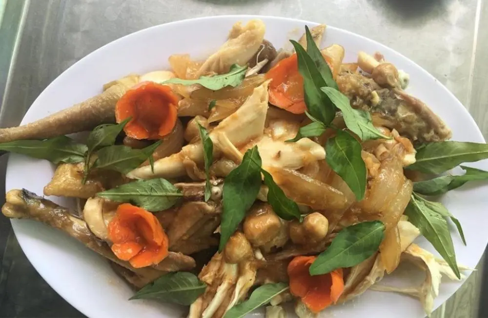 Đến T&acirc;y Đ&ocirc;, thử ngay m&oacute;n ngon G&agrave; um d&acirc;u Hạ Ch&acirc;u lạ miệng 3