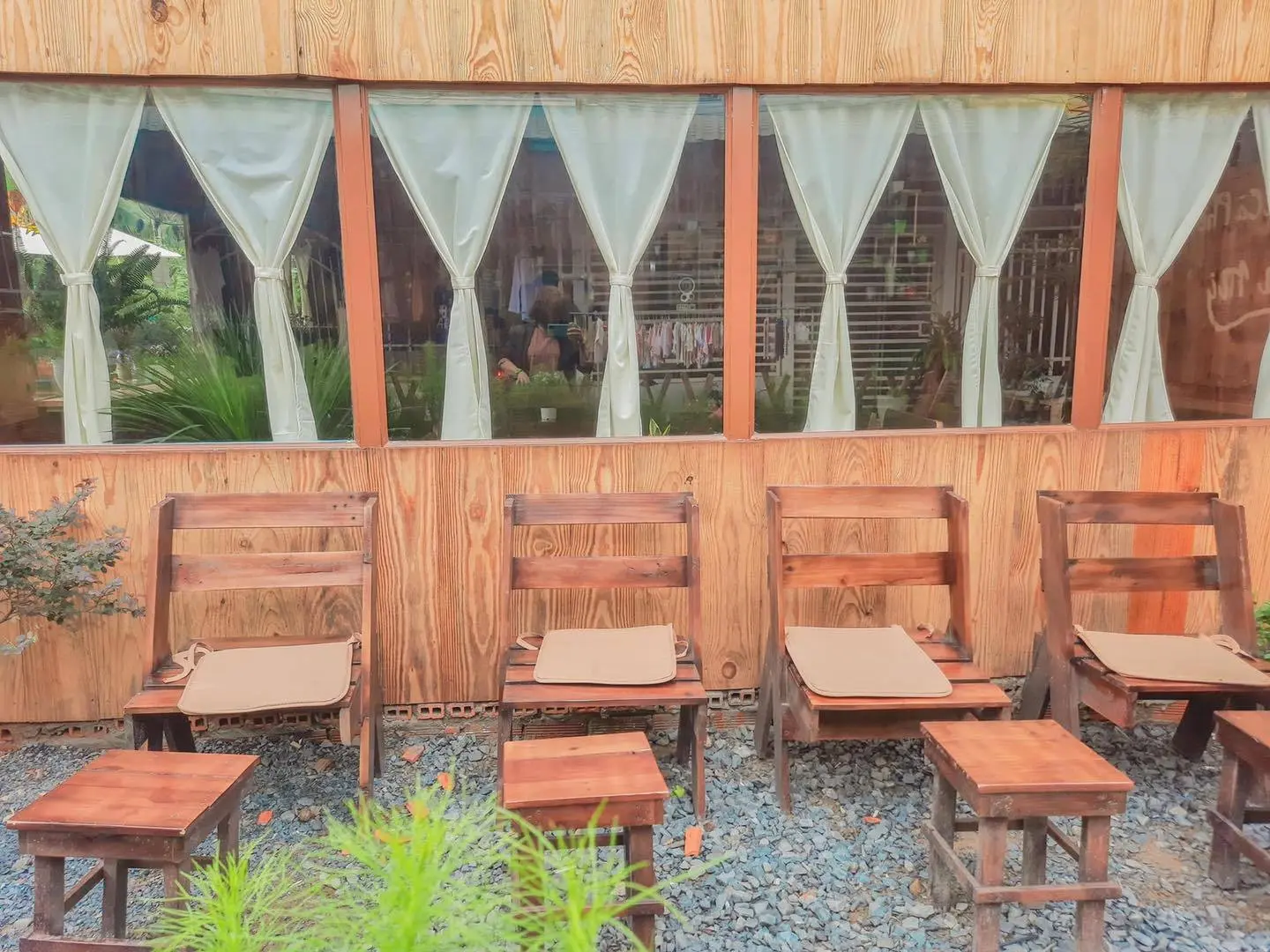 Đi trốn đến Cafe Họa Mi b&igrave;nh y&ecirc;n giữa l&ograve;ng th&agrave;nh phố 8