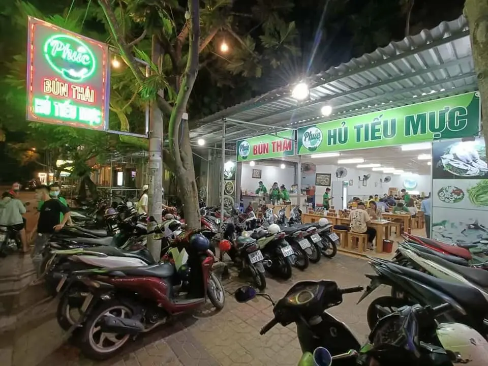 H&eacute; lộ qu&aacute;n Hủ tiếu mực Ph&uacute;c ăn l&agrave; ghiền ở Cần Thơ 3