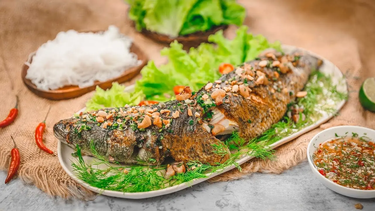 Kh&aacute;m ph&aacute; ẩm thực miền T&acirc;y d&acirc;n d&atilde; với C&aacute; l&oacute;c nướng trui Cần Thơ 7