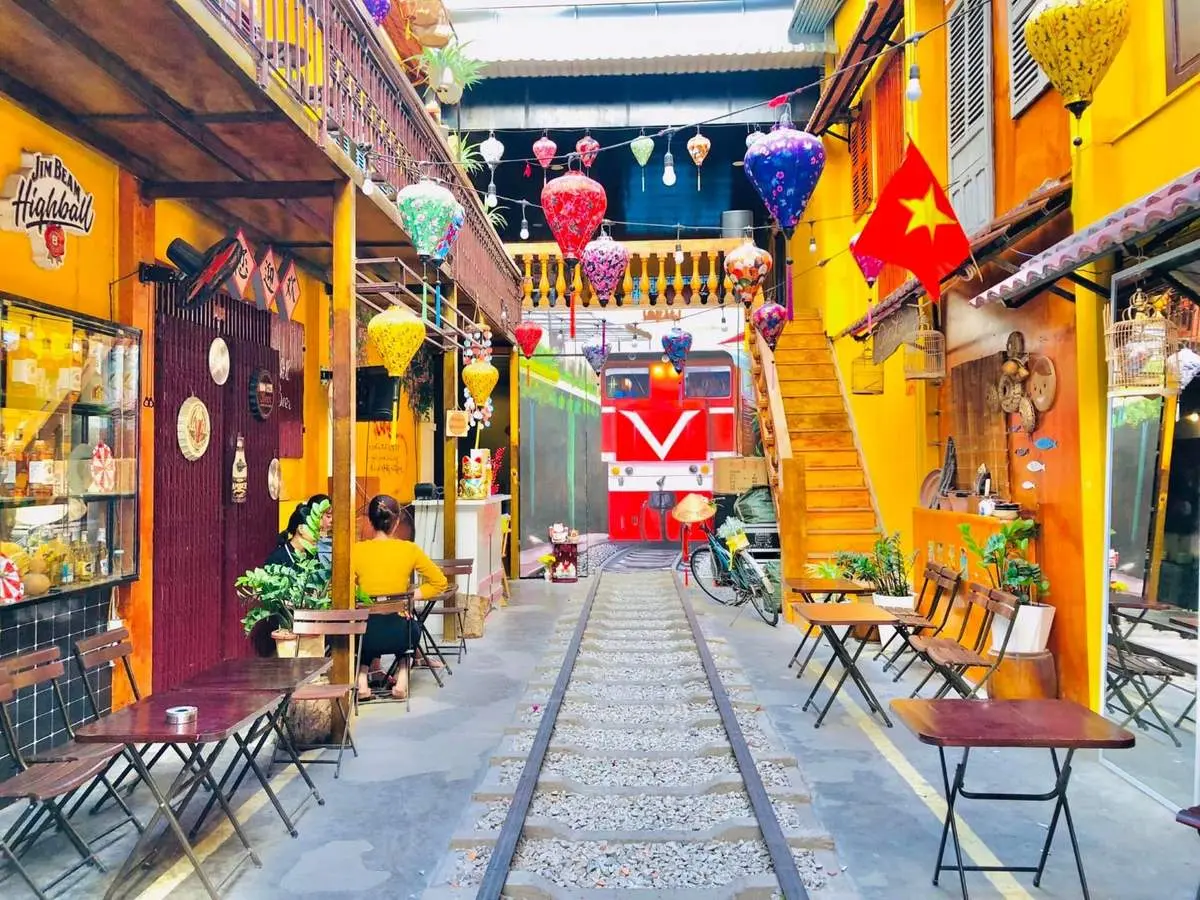 Lần t&igrave;m Tiệm c&agrave; ph&ecirc; Ga Cần Thơ như Hội An thu nhỏ giữa T&acirc;y Đ&ocirc; 2