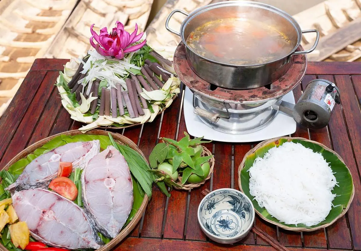 Lẩu bần ph&ugrave; sa đậm đ&agrave; hương vị đồng qu&ecirc; Cần Thơ 4