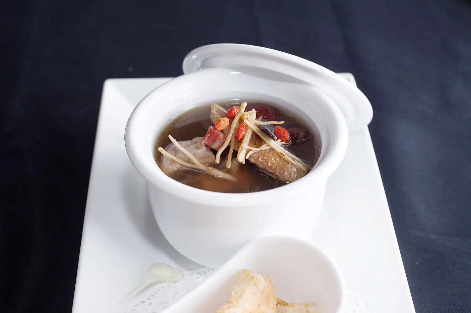 Nh&agrave; h&agrave;ng Vinpearl Cần Thơ sang chảnh khiến d&acirc;n t&igrave;nh m&ecirc; như điếu đổ 8