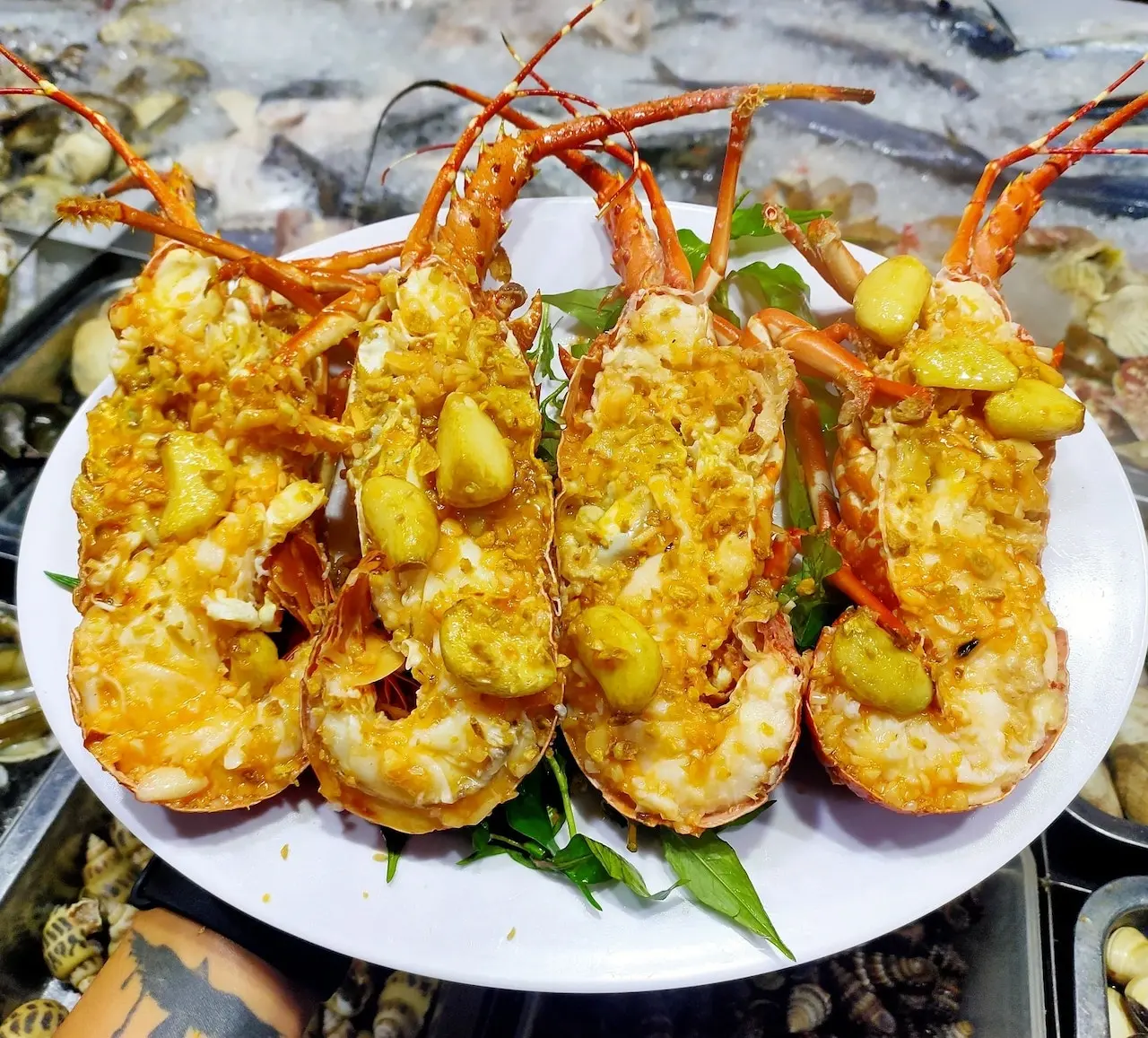 No n&ecirc; căng cả bụng với bữa hải sản thơm ngon tại Qu&aacute;n Th&aacute;i Nướng 17