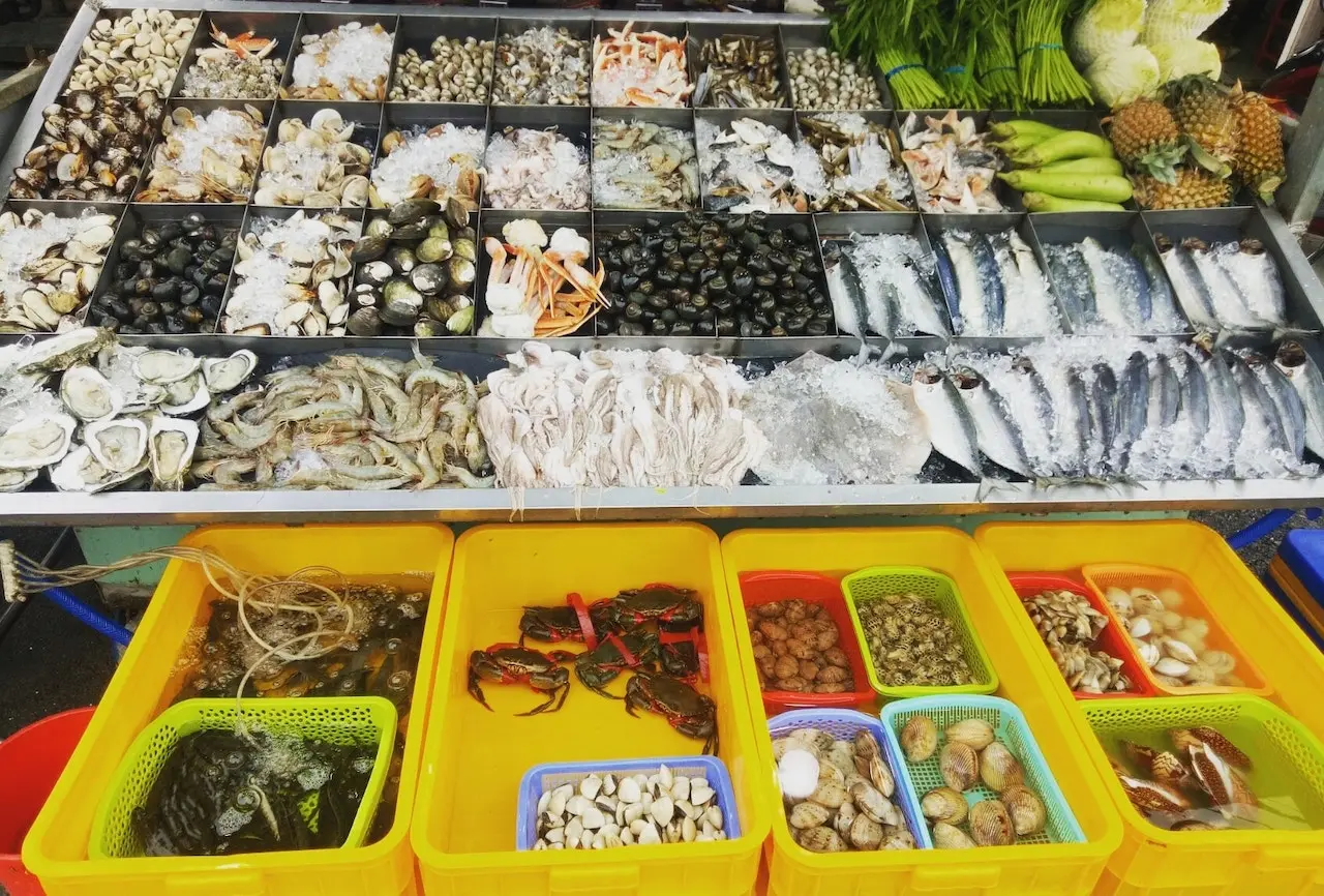 No n&ecirc; căng cả bụng với bữa hải sản thơm ngon tại Qu&aacute;n Th&aacute;i Nướng 8