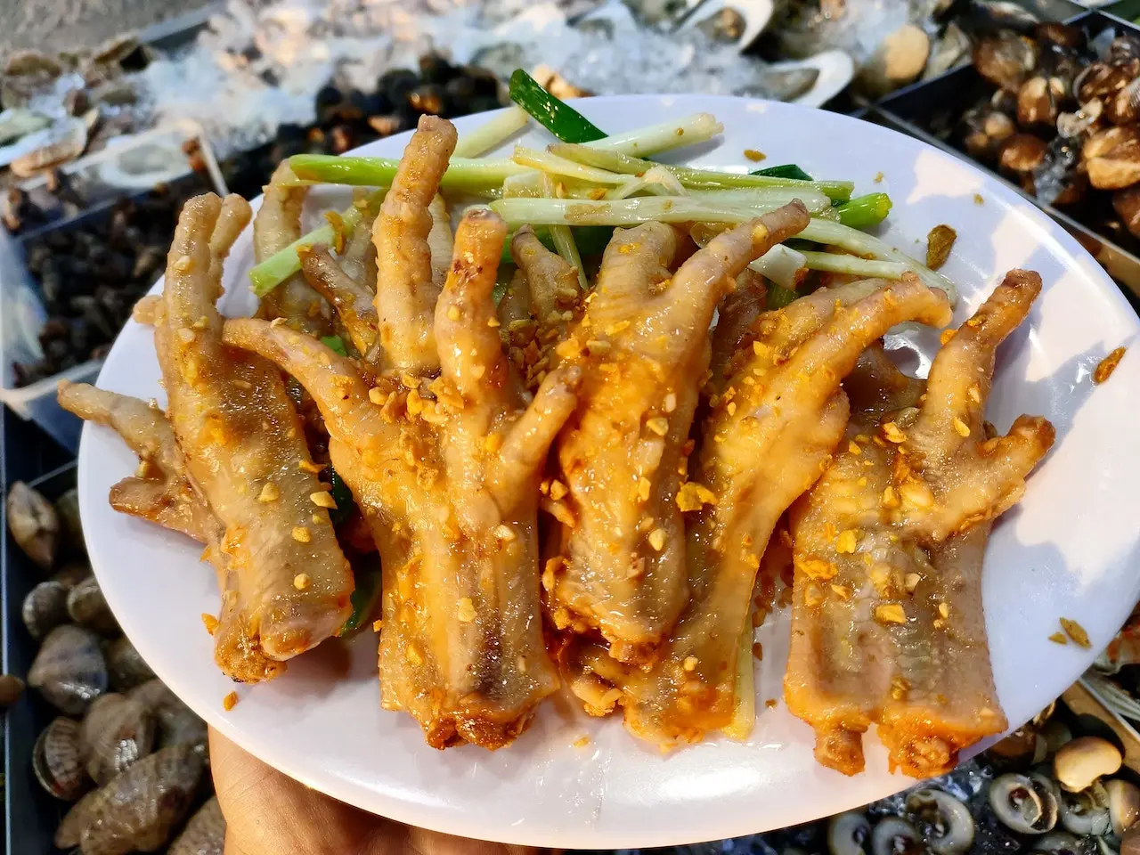 No n&ecirc; căng cả bụng với bữa hải sản thơm ngon tại Qu&aacute;n Th&aacute;i Nướng 12