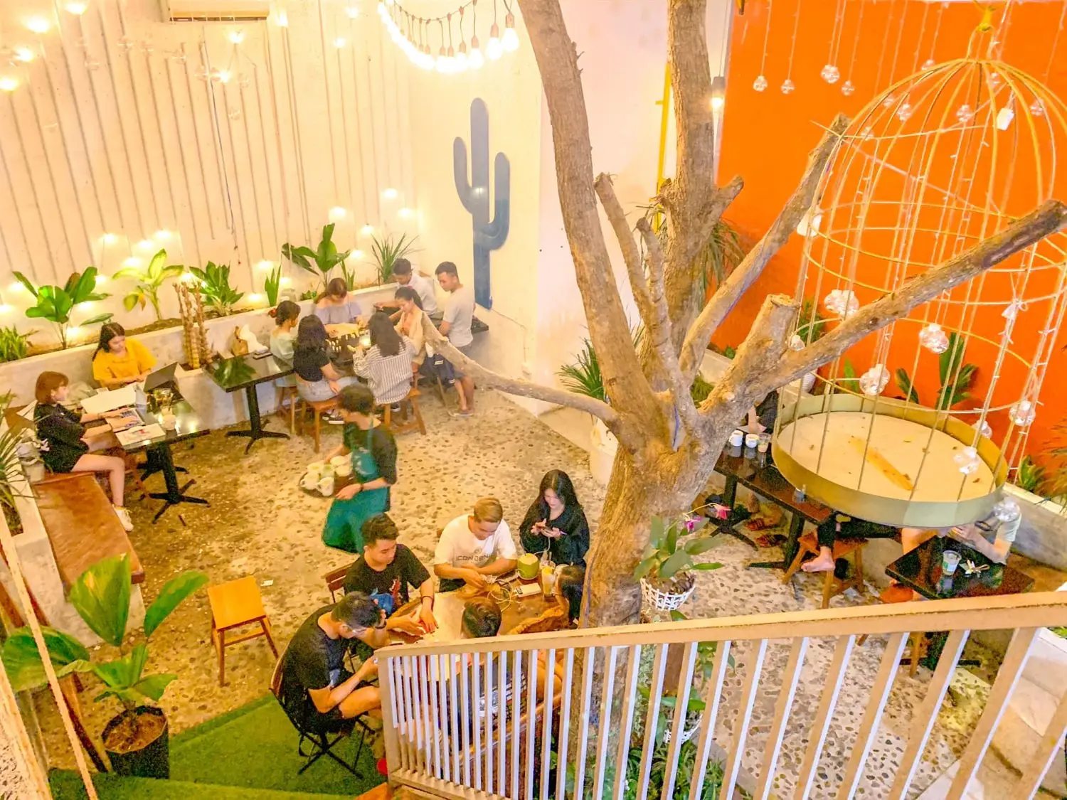 Set k&egrave;o hẹn h&ograve; ở Chill By Coffee Cần Thơ với concept đậm chất sa mạc 7