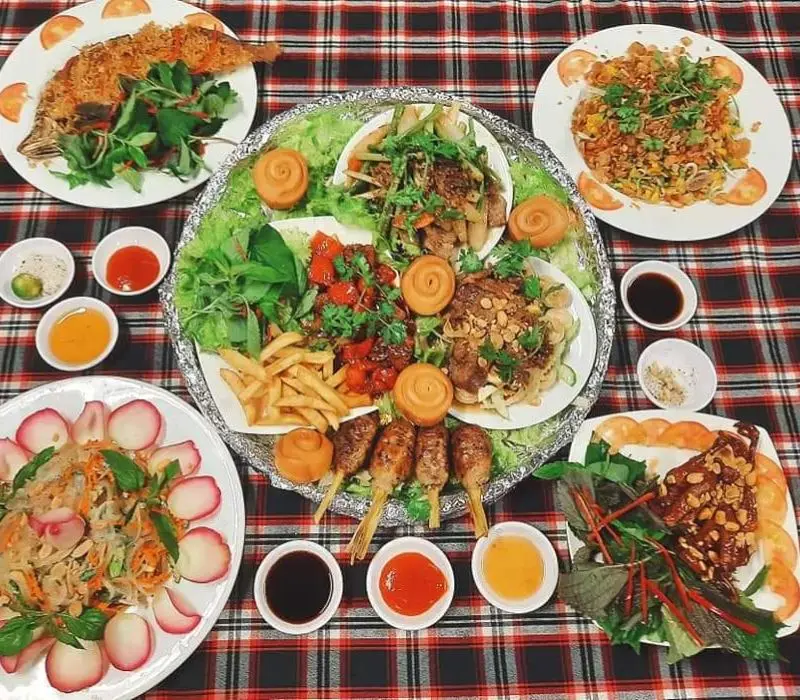 Top 10+ qu&aacute;n ăn gia đ&igrave;nh Cần Thơ ngon, kh&ocirc;ng gian ấm c&uacute;ng 5