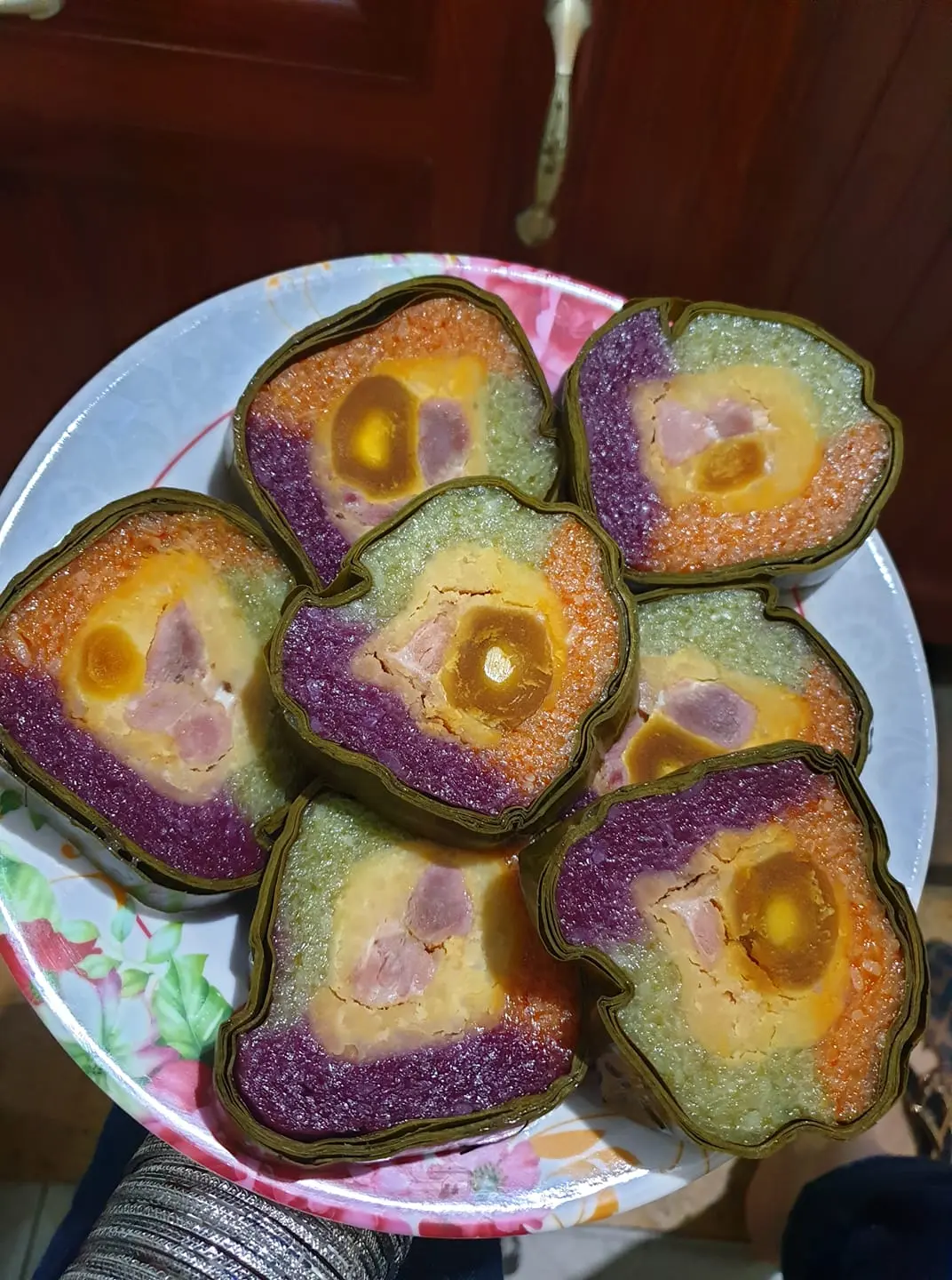 Top địa chỉ mua b&aacute;nh t&eacute;t l&aacute; cẩm Cần Thơ ngon b&aacute; ch&aacute;y 4