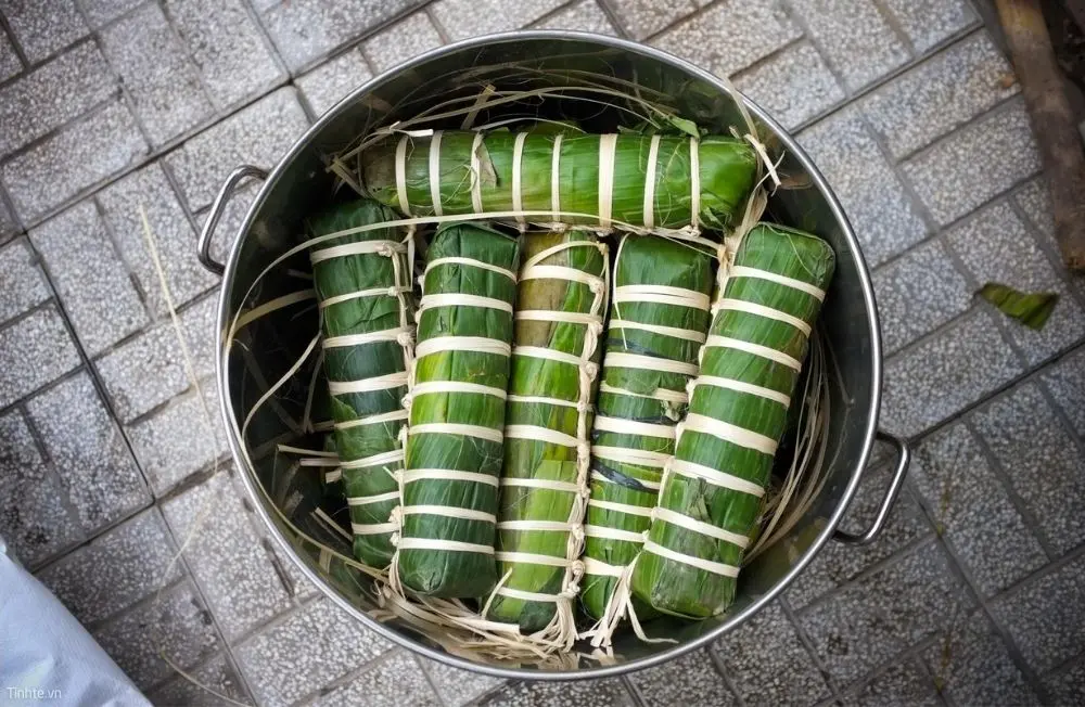 Top địa chỉ mua b&aacute;nh t&eacute;t l&aacute; cẩm Cần Thơ ngon b&aacute; ch&aacute;y 11