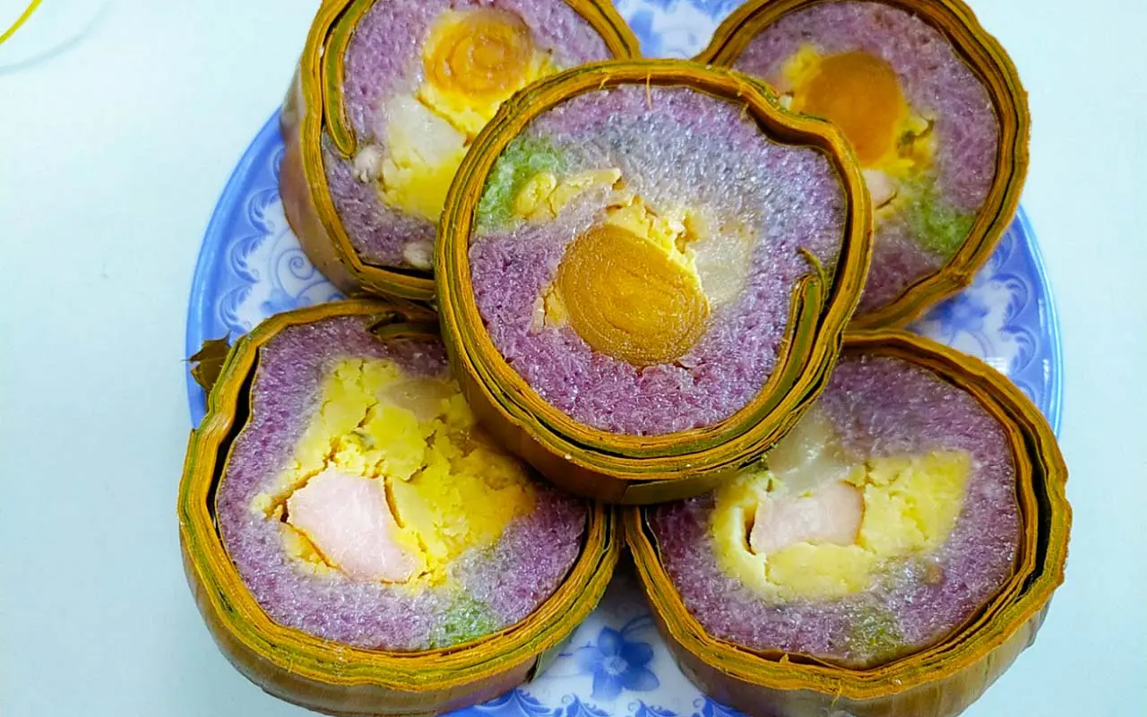 Top địa chỉ mua b&aacute;nh t&eacute;t l&aacute; cẩm Cần Thơ ngon b&aacute; ch&aacute;y 12