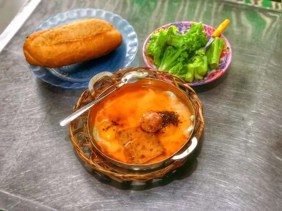 Top qu&aacute;n b&aacute;nh m&igrave; chảo ngon nhất Cần Thơ điểm mặt 9 địa chỉ 5