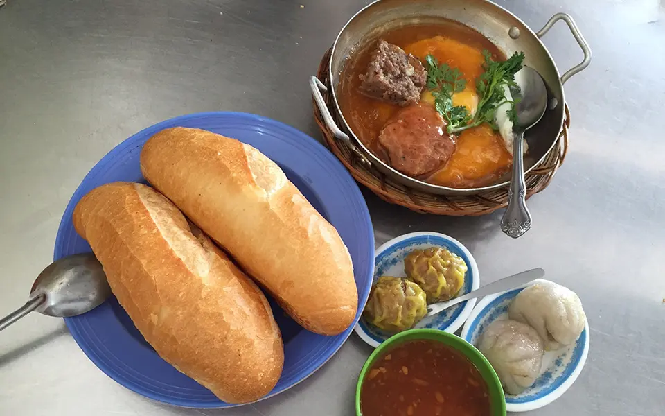 Top qu&aacute;n b&aacute;nh m&igrave; chảo ngon nhất Cần Thơ điểm mặt 9 địa chỉ 4
