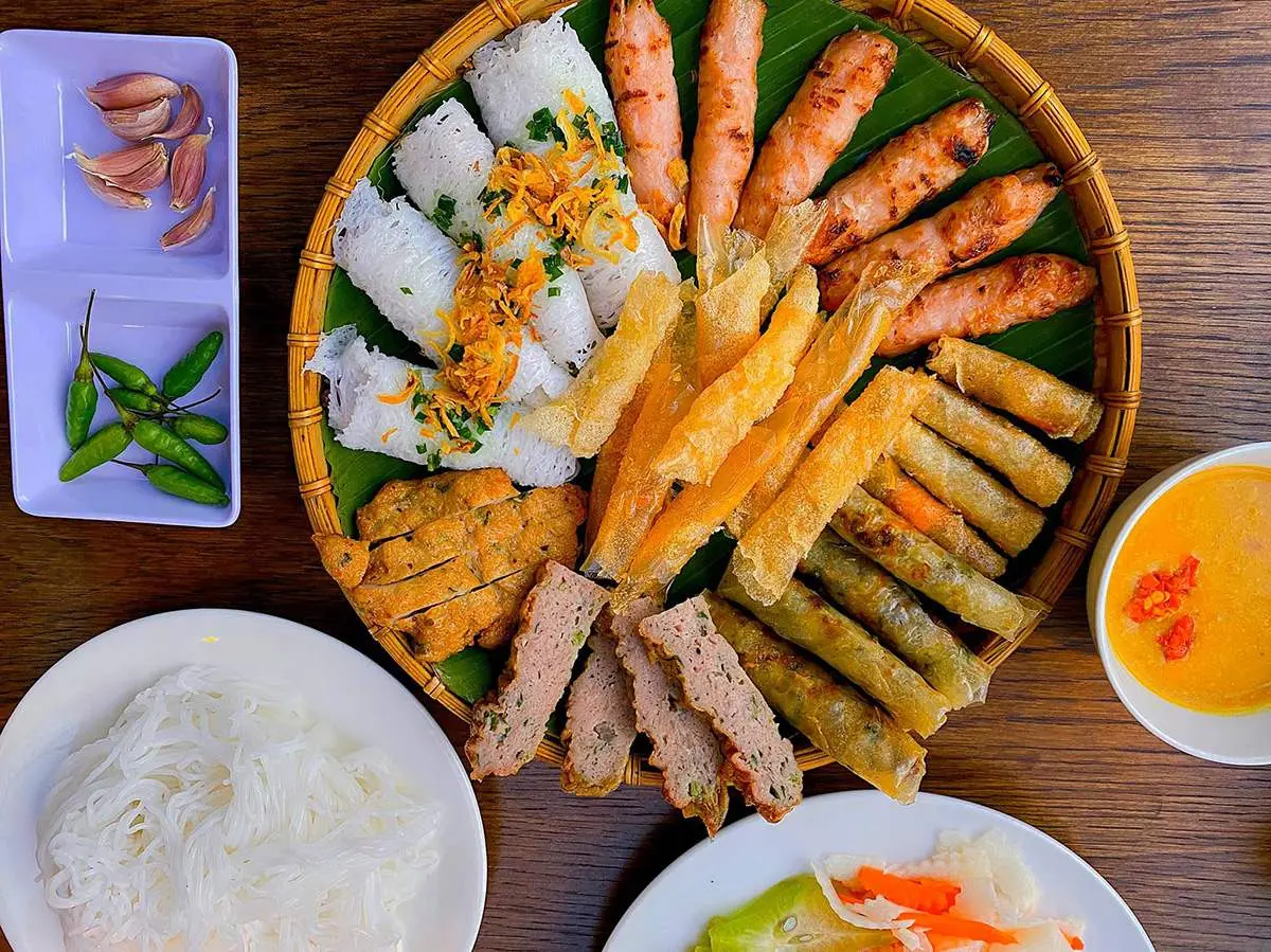 Top qu&aacute;n nem nướng ngon Cần Thơ bạn nhất định phải thử 6