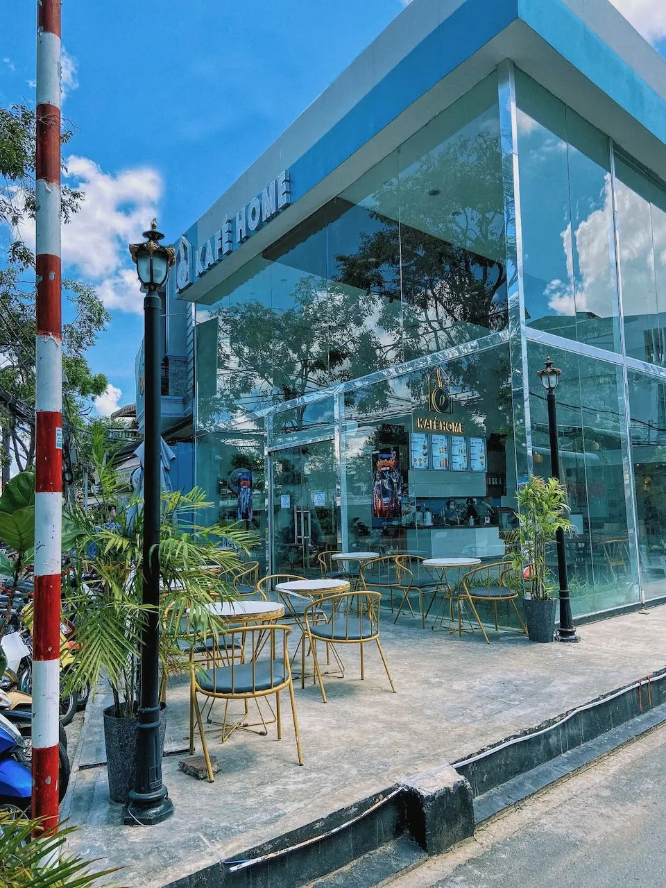 Tr&agrave;n đầy năng lượng với kh&ocirc;ng gian đặc sắc, ấn tượng tại Kaf&eacute; Home 5