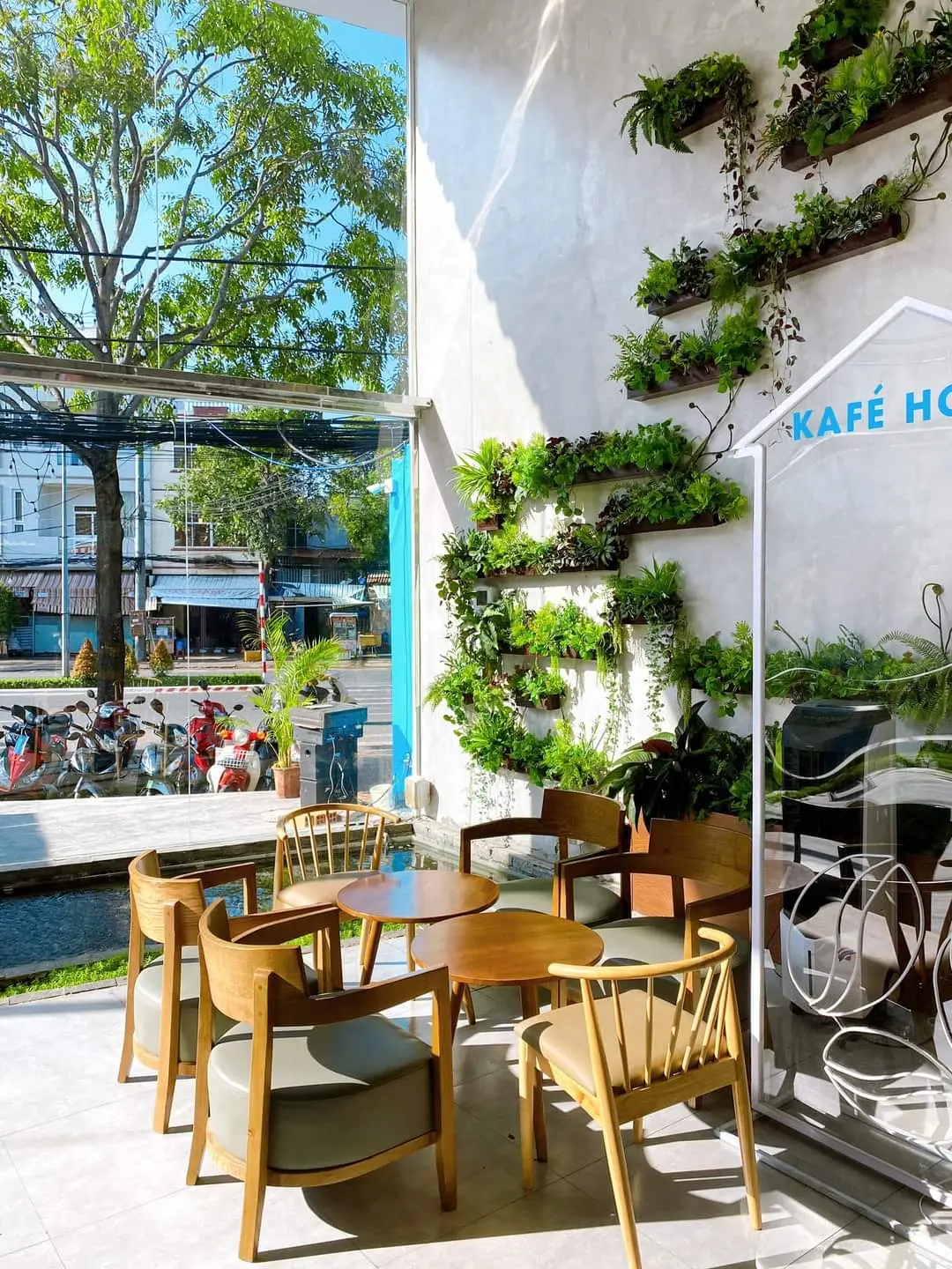 Tr&agrave;n đầy năng lượng với kh&ocirc;ng gian đặc sắc, ấn tượng tại Kaf&eacute; Home 6