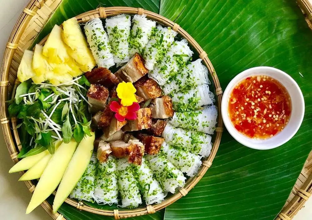 Về xứ gạo trắng, nước trong thưởng thức Bánh hỏi heo quay Phong Điền 3