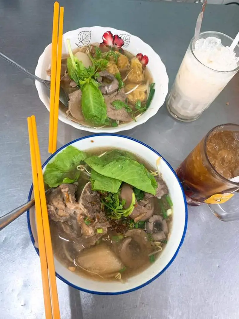 Viễn Lạc Qu&aacute;n, địa điểm ăn s&aacute;ng quen thuộc của người d&acirc;n xứ T&acirc;y Đ&ocirc; 8