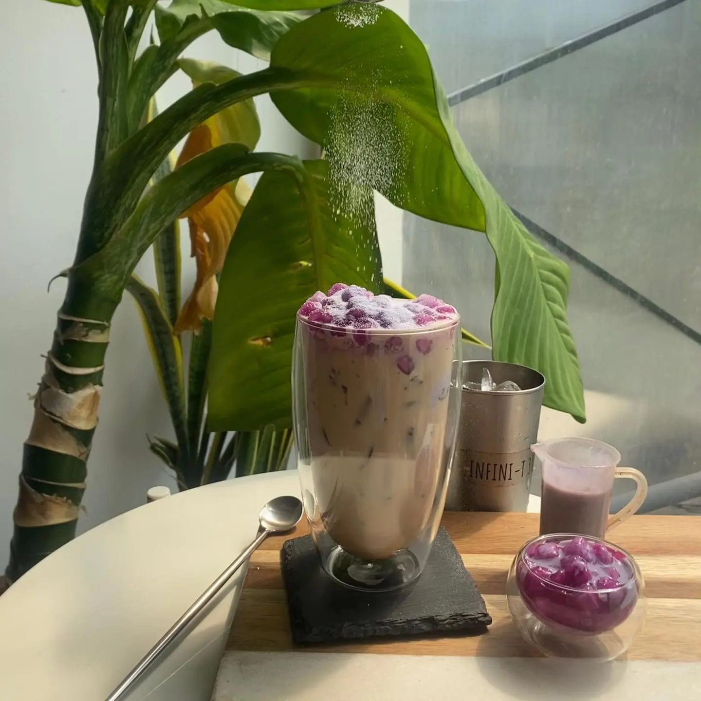Xao xuyến con tim trước tiệm c&agrave; ph&ecirc; style H&agrave;n Quốc Infini-T tại Cần Thơ 9