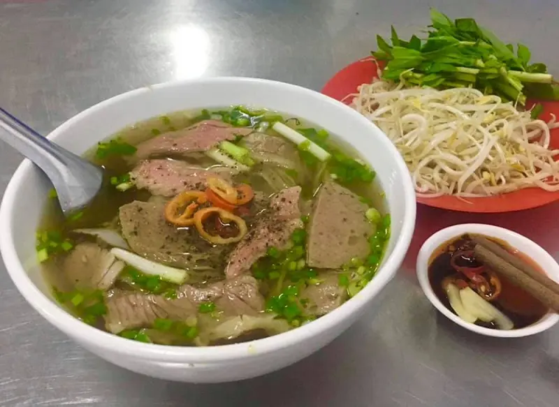 Cùng MIA.vn khám phá Phở Tài Cần Thơ ngon nức tiếng gần xa