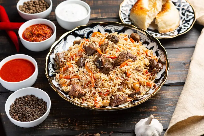 Plov m&oacute;n cơm thập cẩm di sản của người Uzbekistan 4