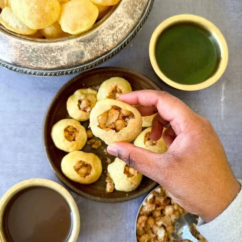 Trải nghiệm ẩm thực đường phố c&ugrave;ng m&oacute;n Pani Puri ngon trứ danh Ấn Độ 6