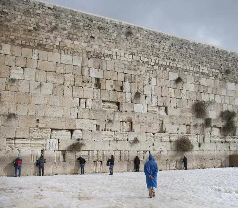 Bức tường than khóc linh thiêng của dân tộc Do Thái tại Jerusalem