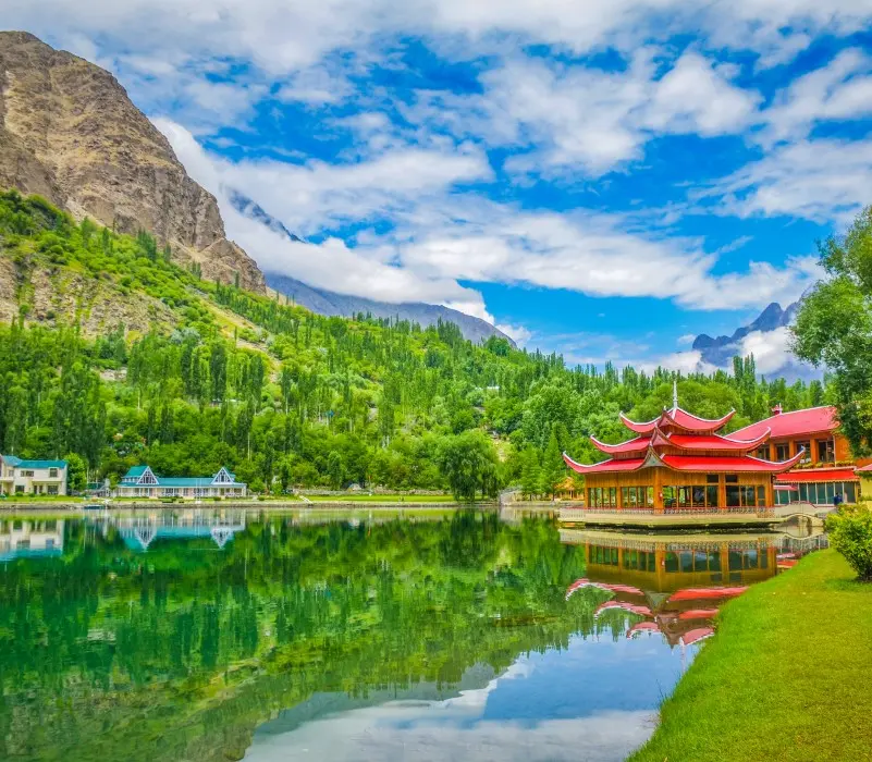 Có một Kashmir mang vẻ đẹp viễn chinh hoang dã