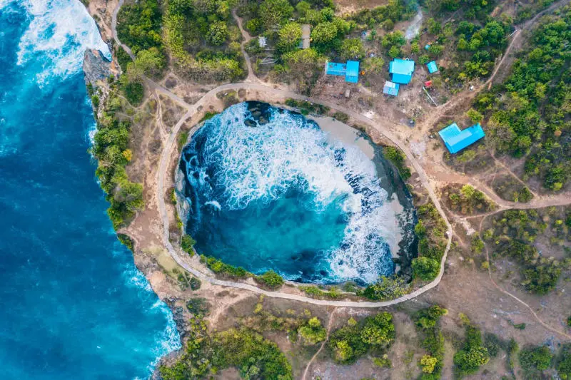 Bể bơi vô cực Angel's Billabong giữa thiên đường biển Bali 7