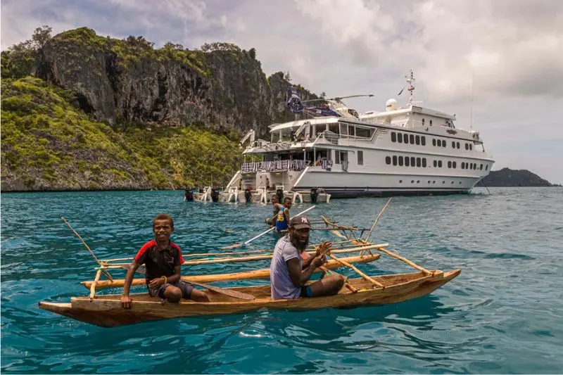 Bí ẩn thiên đường biển đảo Papua Indonesia ở New Guinea 4