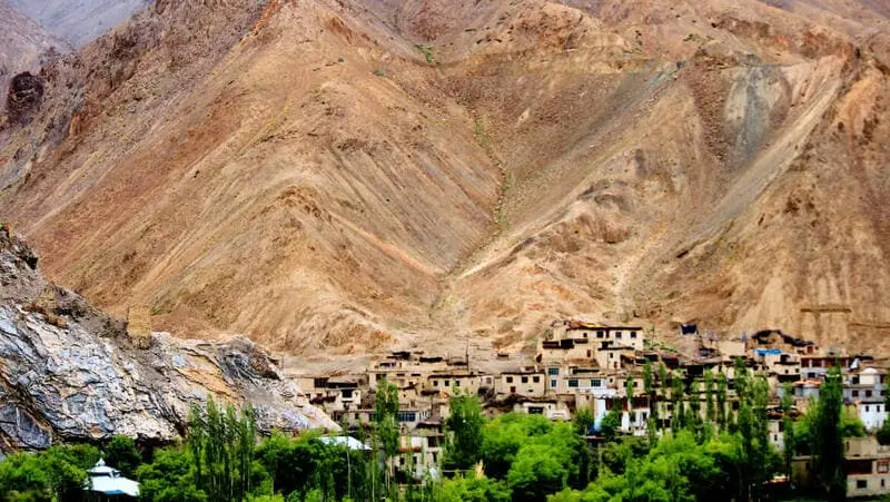 C&oacute; một Kashmir mang vẻ đẹp viễn chinh hoang d&atilde; 7