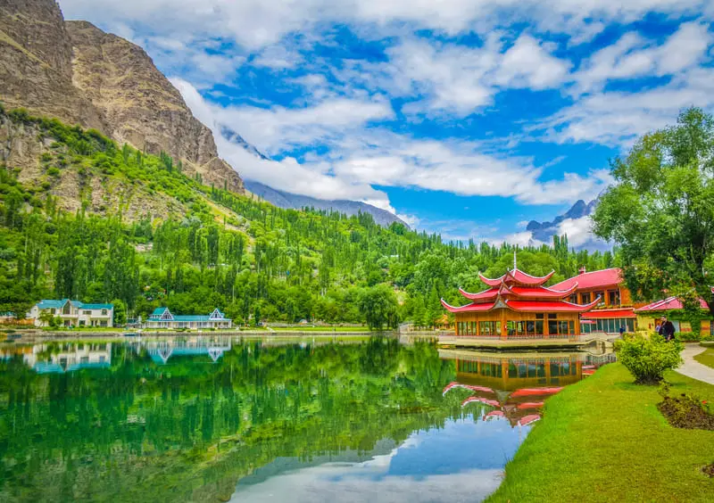 C&oacute; một Kashmir mang vẻ đẹp viễn chinh hoang d&atilde; 11