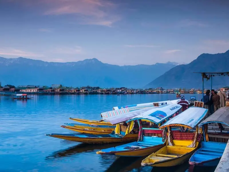 C&oacute; một Kashmir mang vẻ đẹp viễn chinh hoang d&atilde; 2